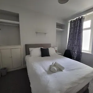 Budget Basic Mount Pleasant Share Facility R2 Swansea